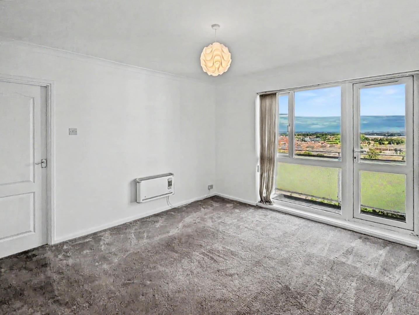 Flat Heather Close in Lichfield