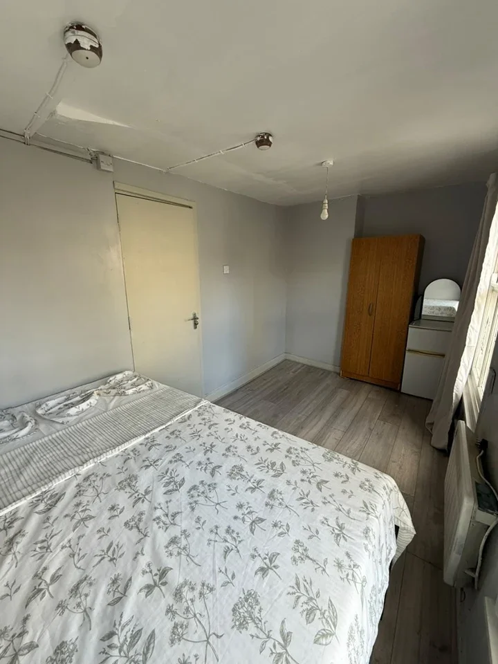 Room Kingsland Road in Greater London