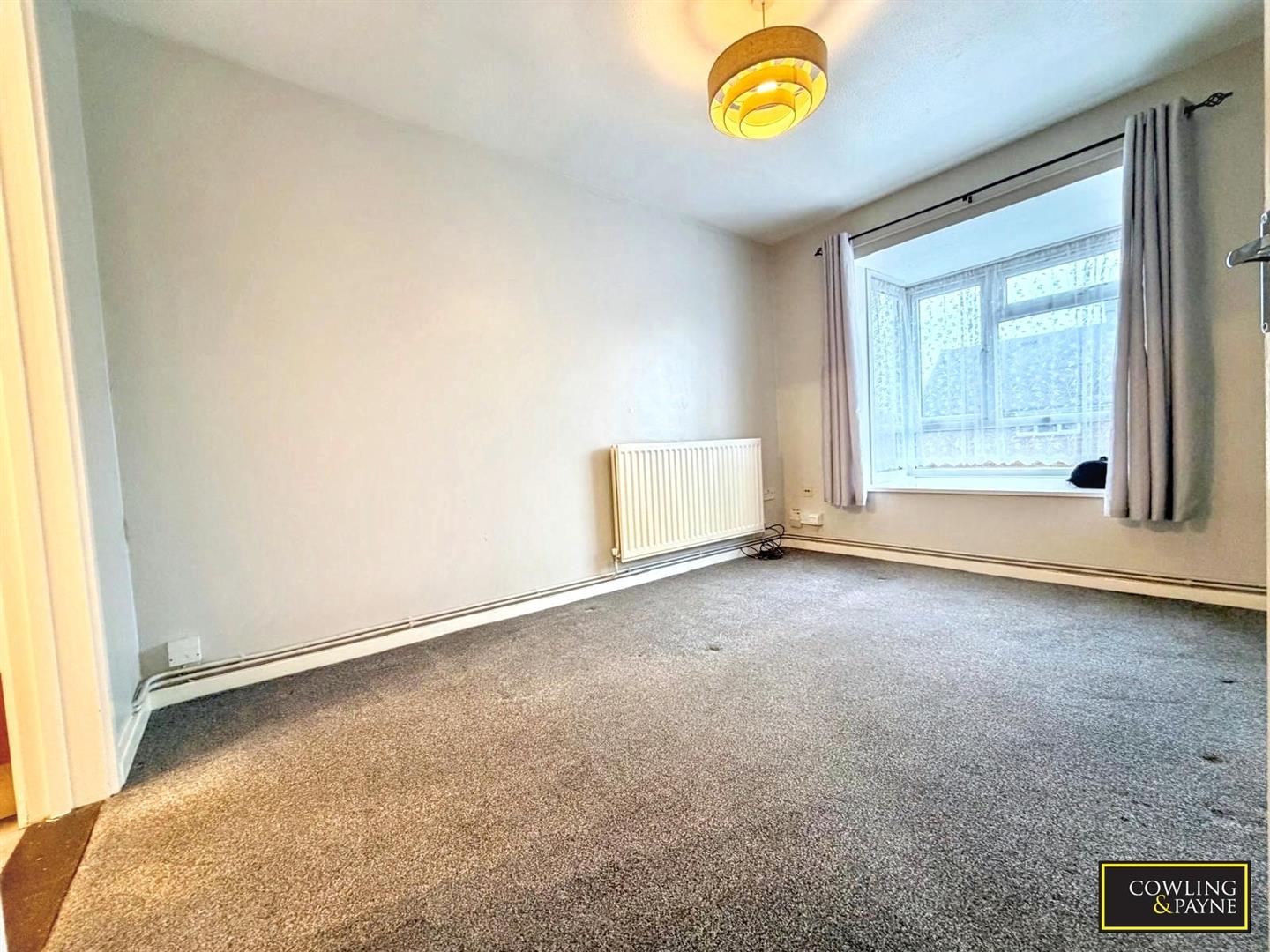 Flat Appletree Way in Basildon