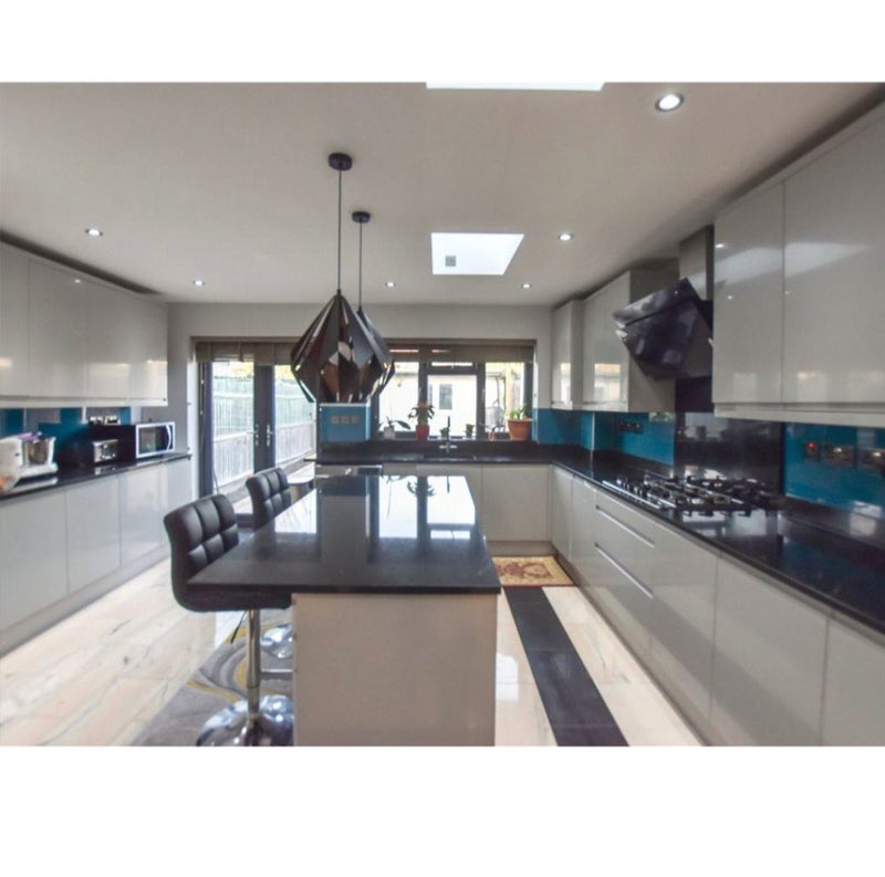 Room Ringwood Avenue in Greater London