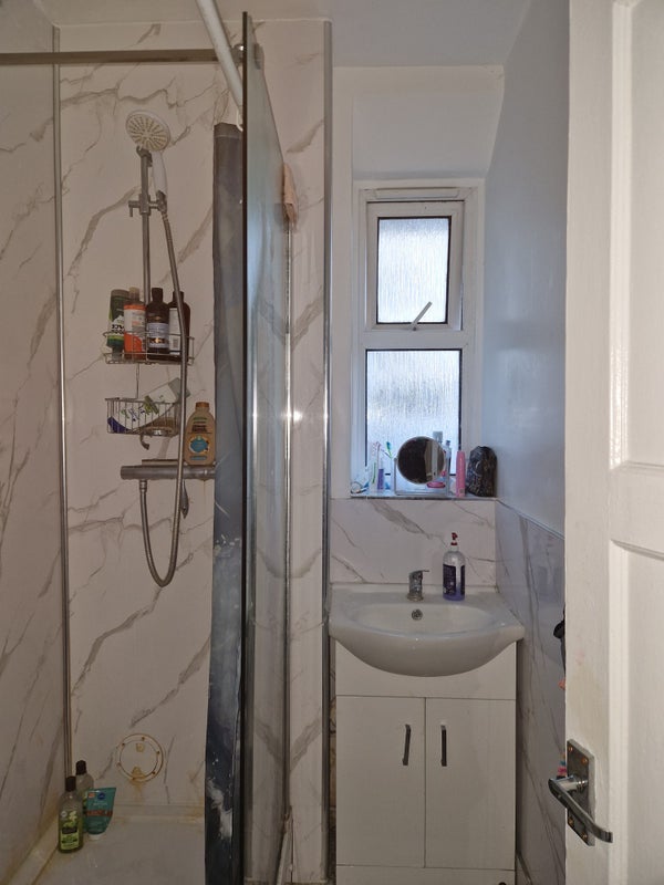 Room Darling Row in Greater London
