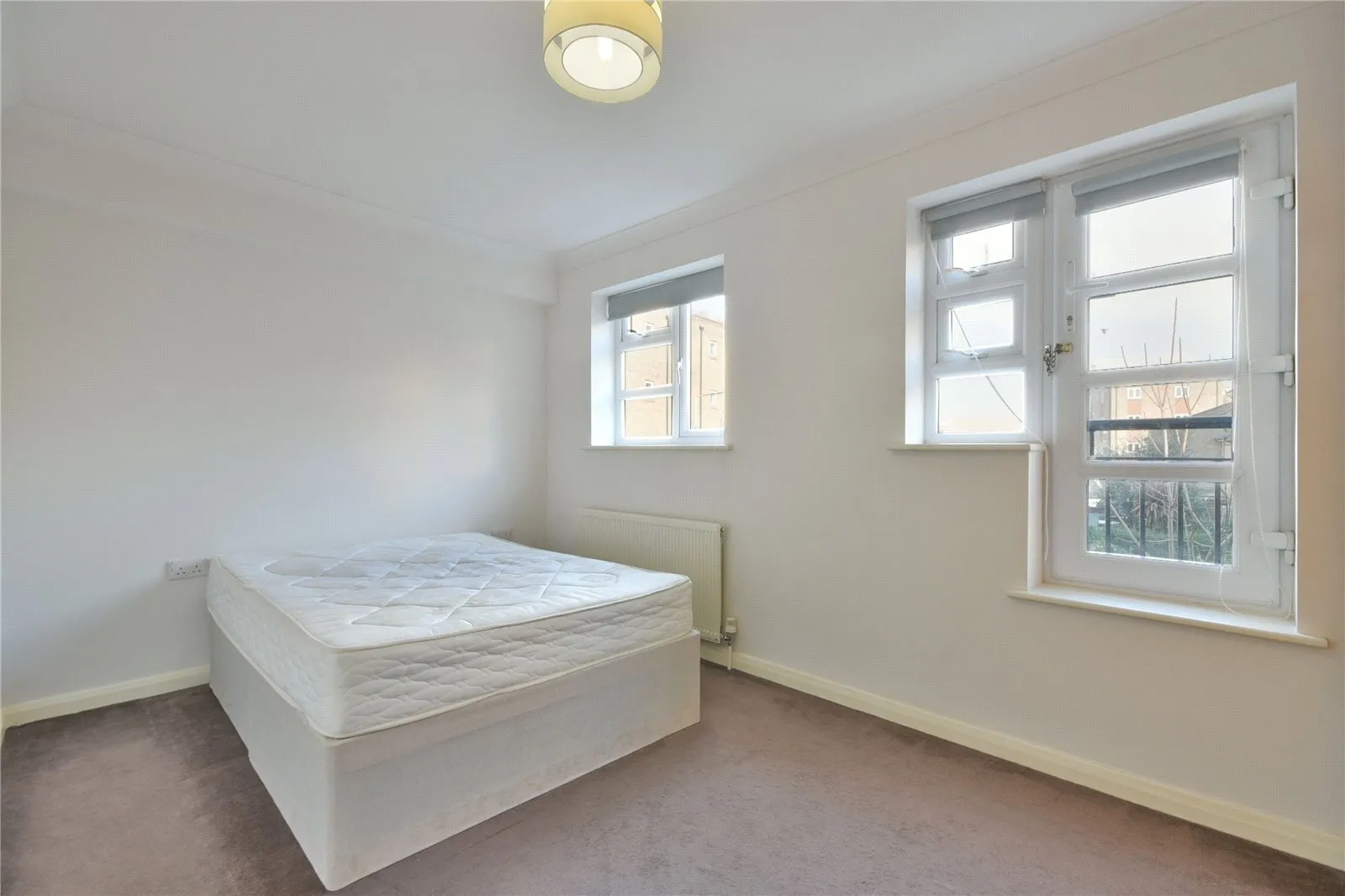 Flat Vallance Road in Greater London