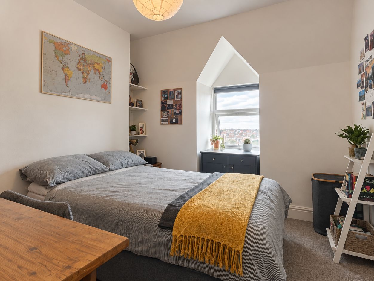Flat Sommerville Road in Bristol