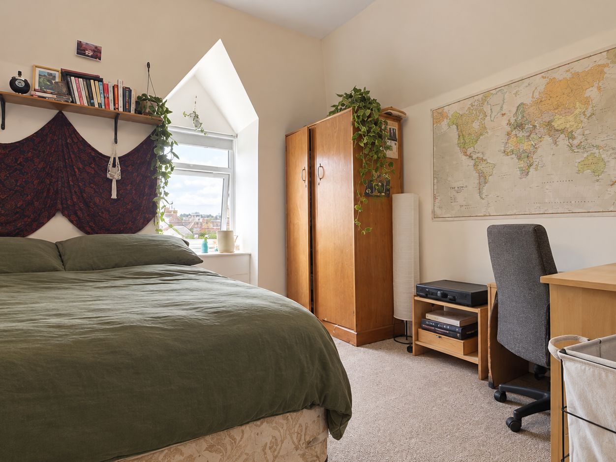 Flat Sommerville Road in Bristol
