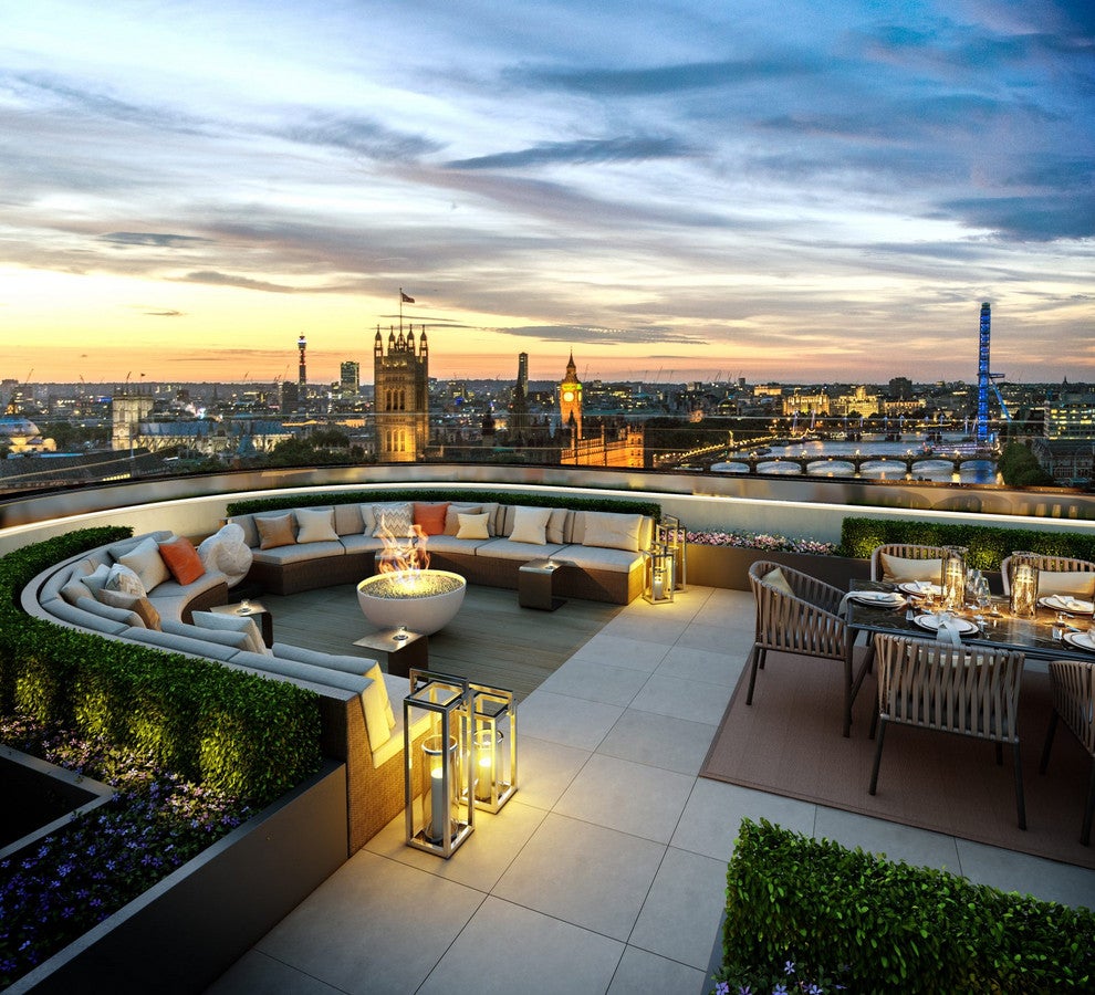 Flat Albert Embankment in Greater London