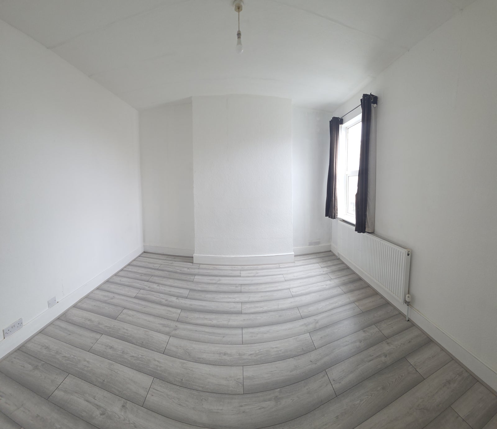 Flat Rosslyn Crescent in Greater London