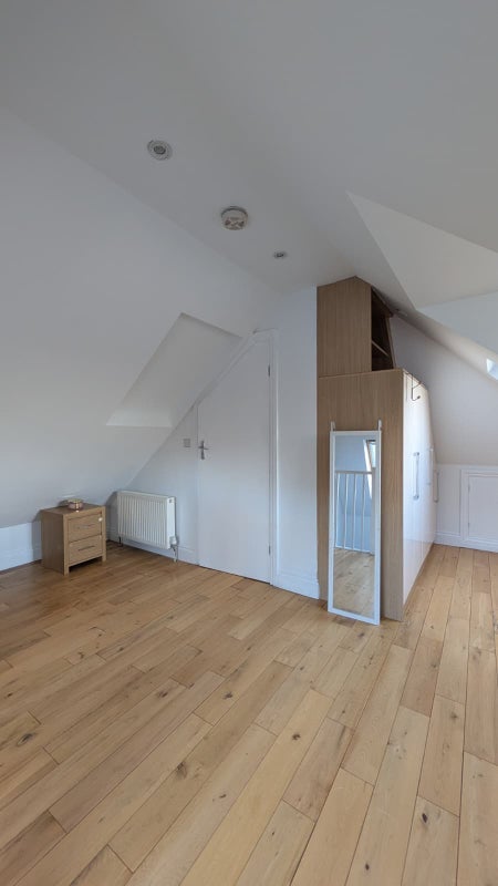Room Corringway in Greater London