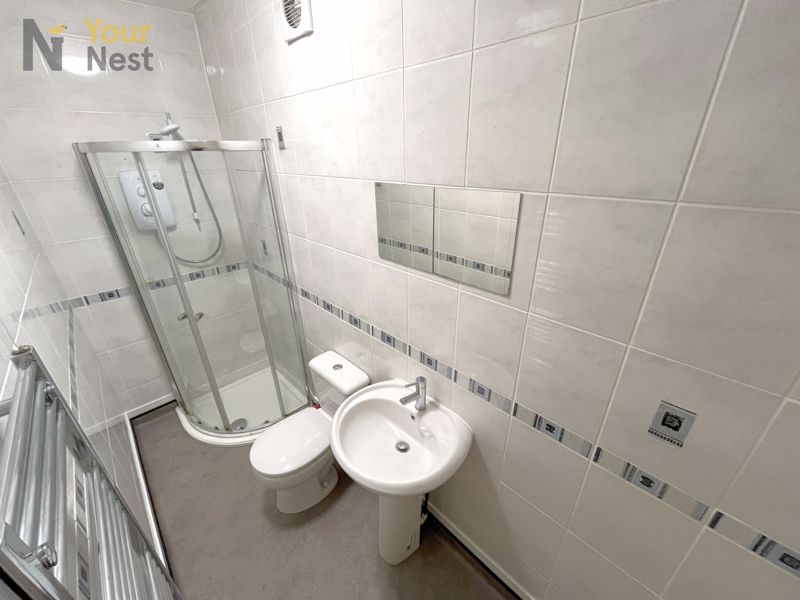 Room Westfield Avenue in Leeds