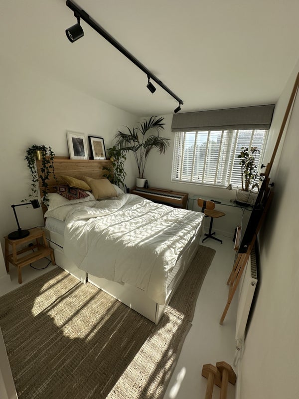 Room Challice Way in Greater London