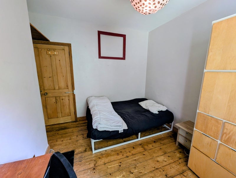 Room Rosebery Avenue in Bristol