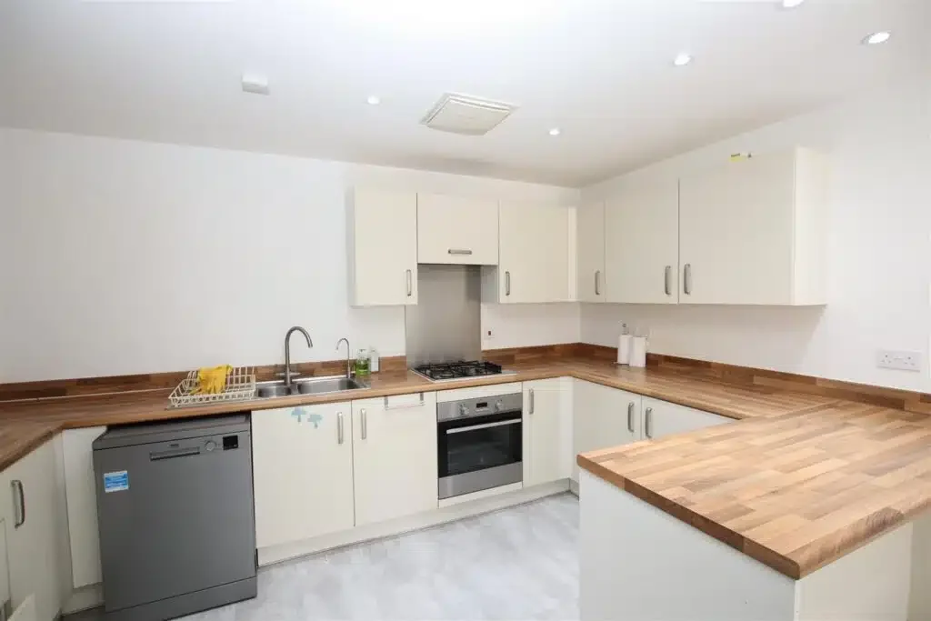 House Oakes Crescent in Dartford