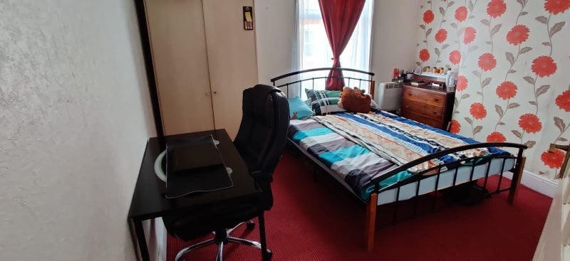 Room Ena Road in Coventry