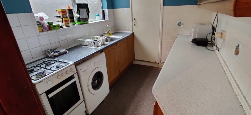 Room Ena Road in Coventry
