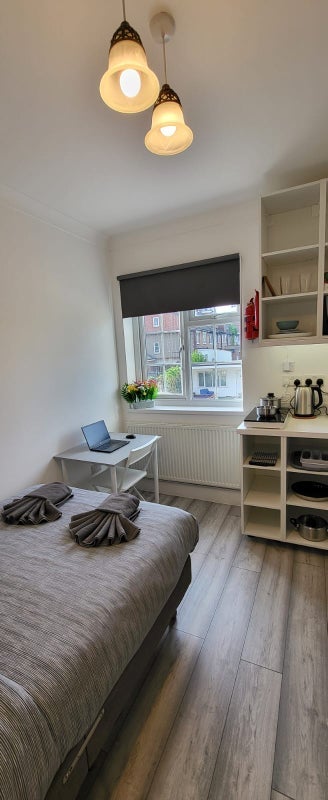 Flat St. Dunstans Avenue in Greater London