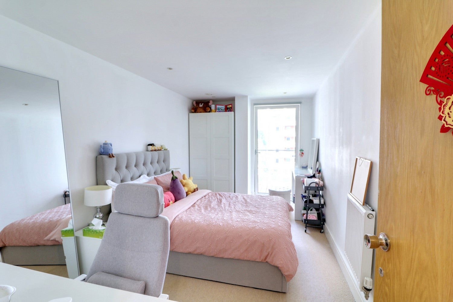 Flat Lanterns Way in Greater London