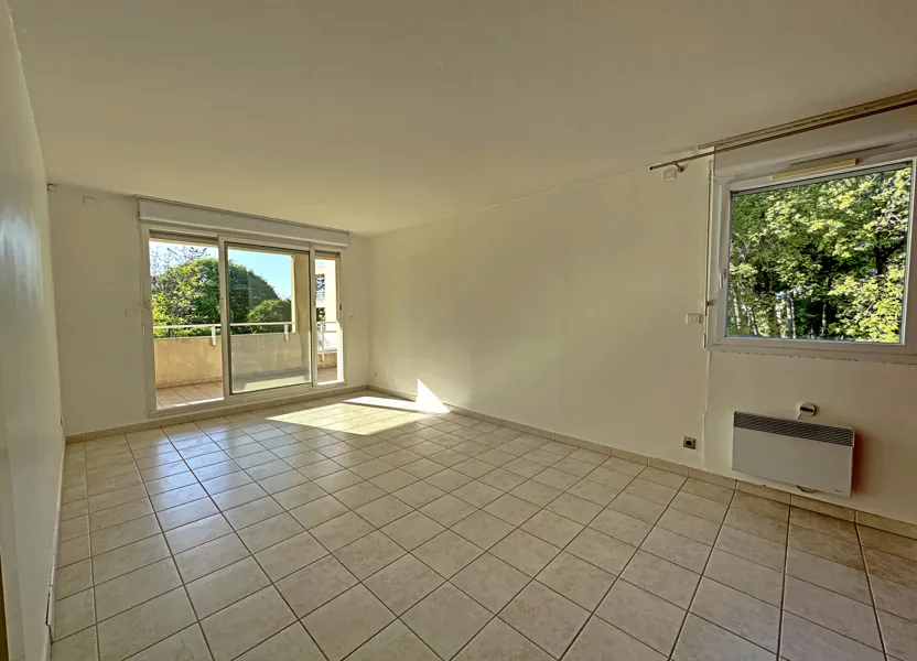 Flat Allée Albeniz in Marseille