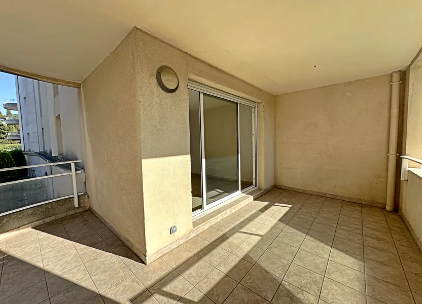 Flat Allée Albeniz in Marseille