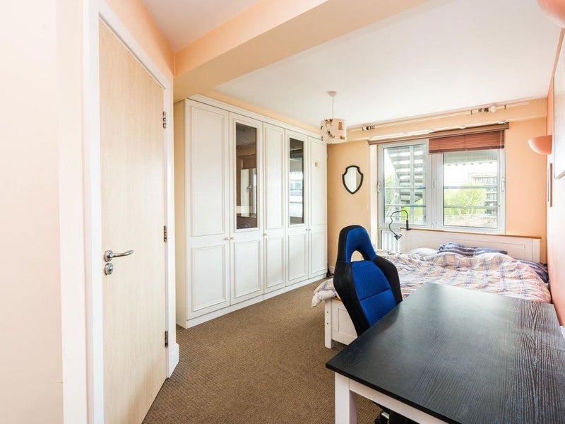 Flat Grosvenor Terrace in Greater London
