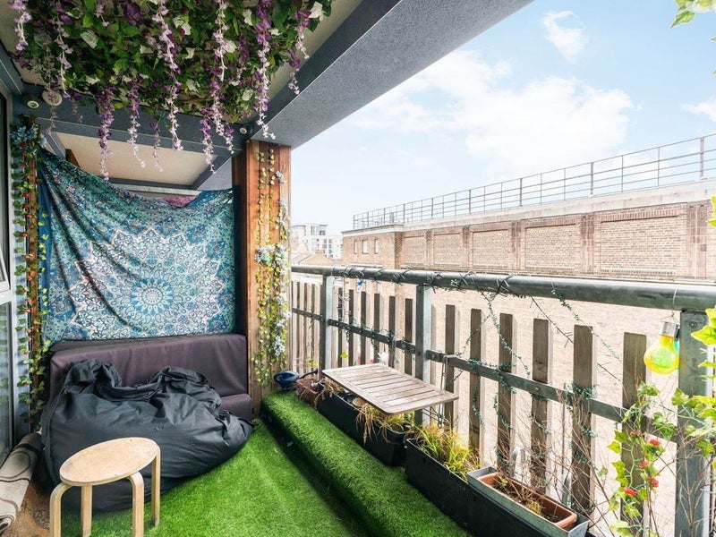 Flat Grosvenor Terrace in Greater London