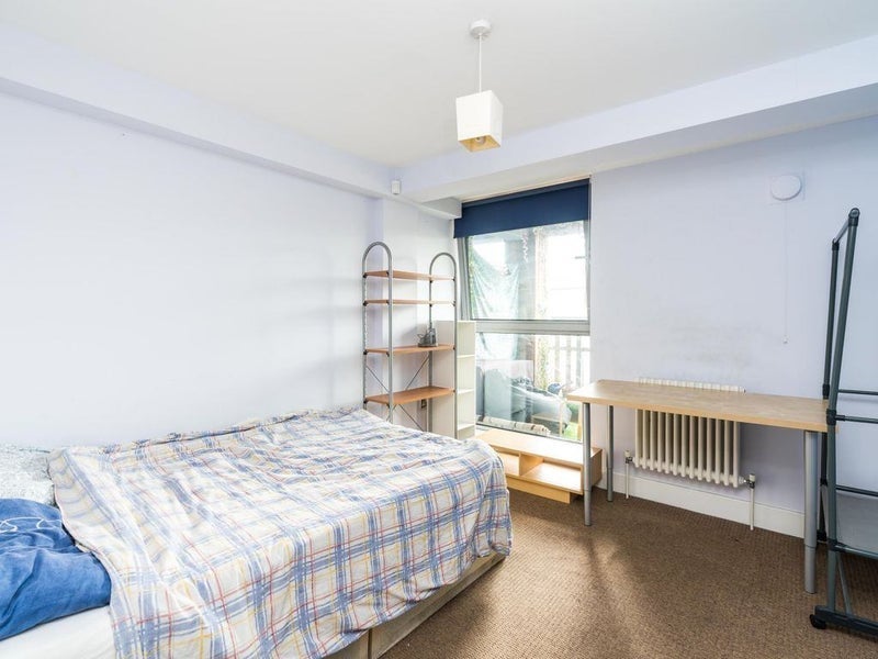 Flat Grosvenor Terrace in Greater London