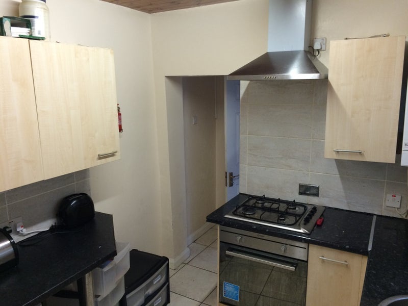 Room Salmen Road in Greater London