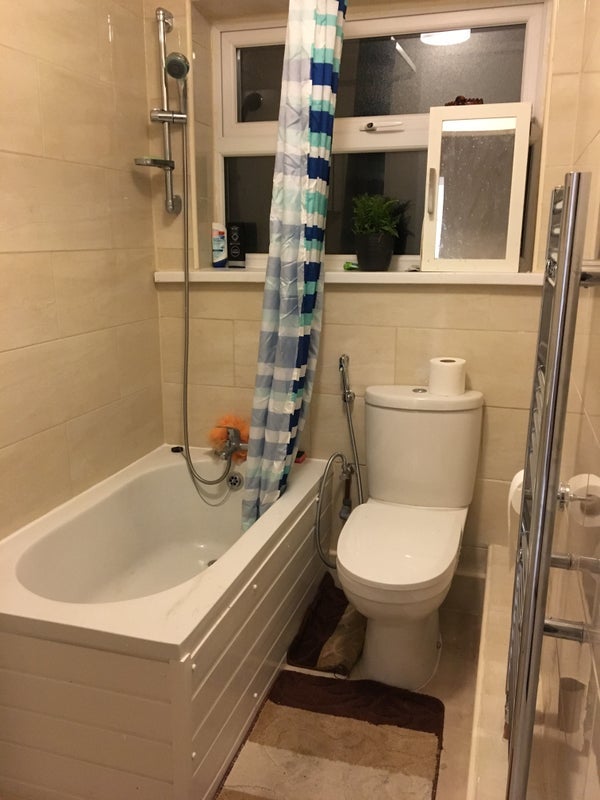 Room Salmen Road in Greater London