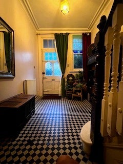 Room Keyes Road in Greater London