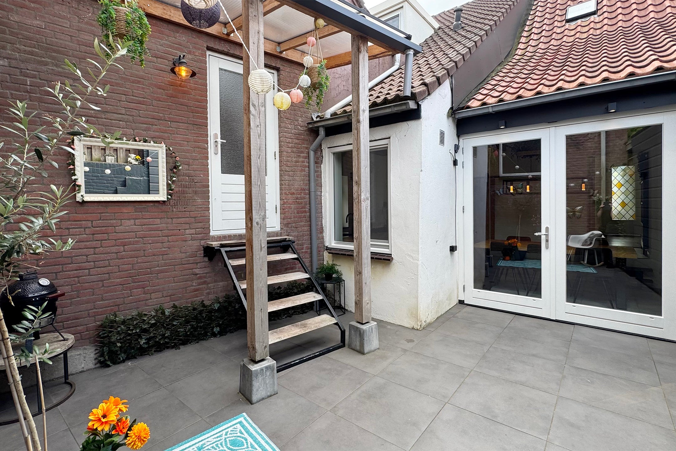 Hoekwoning te koop: Markt 2, Standdaarbuiten