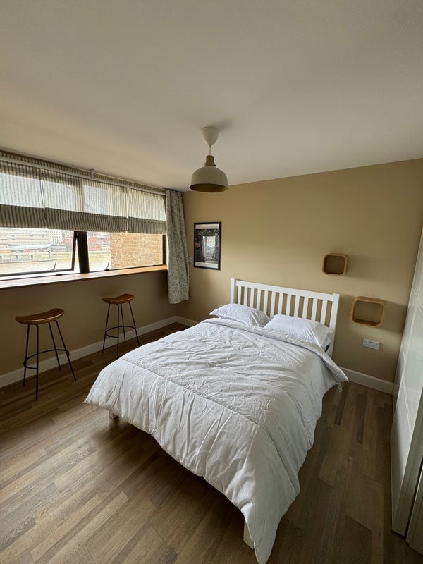 Flat Hopton Street in Greater London