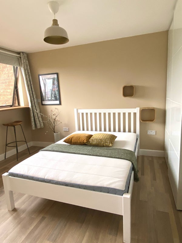 Flat Hopton Street in Greater London