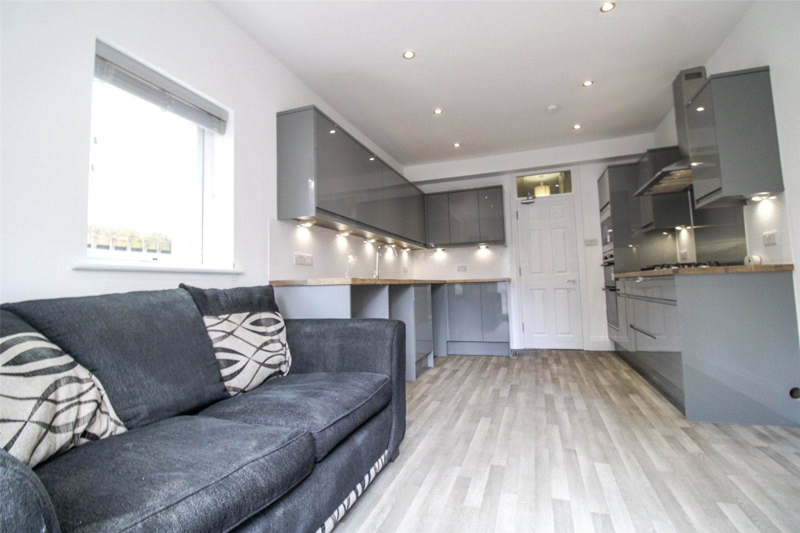 Room Clift House Road in Bristol