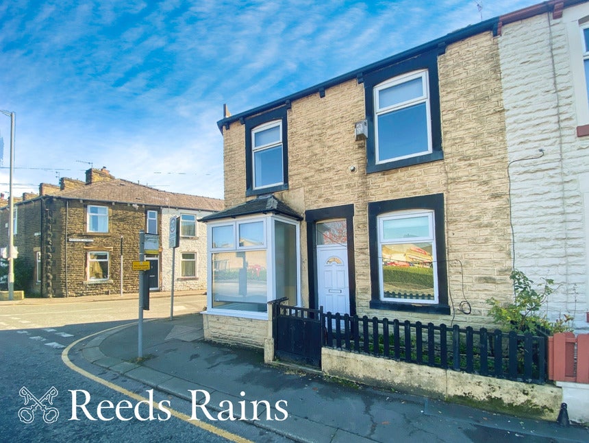 Flat Briercliffe Road in Burnley