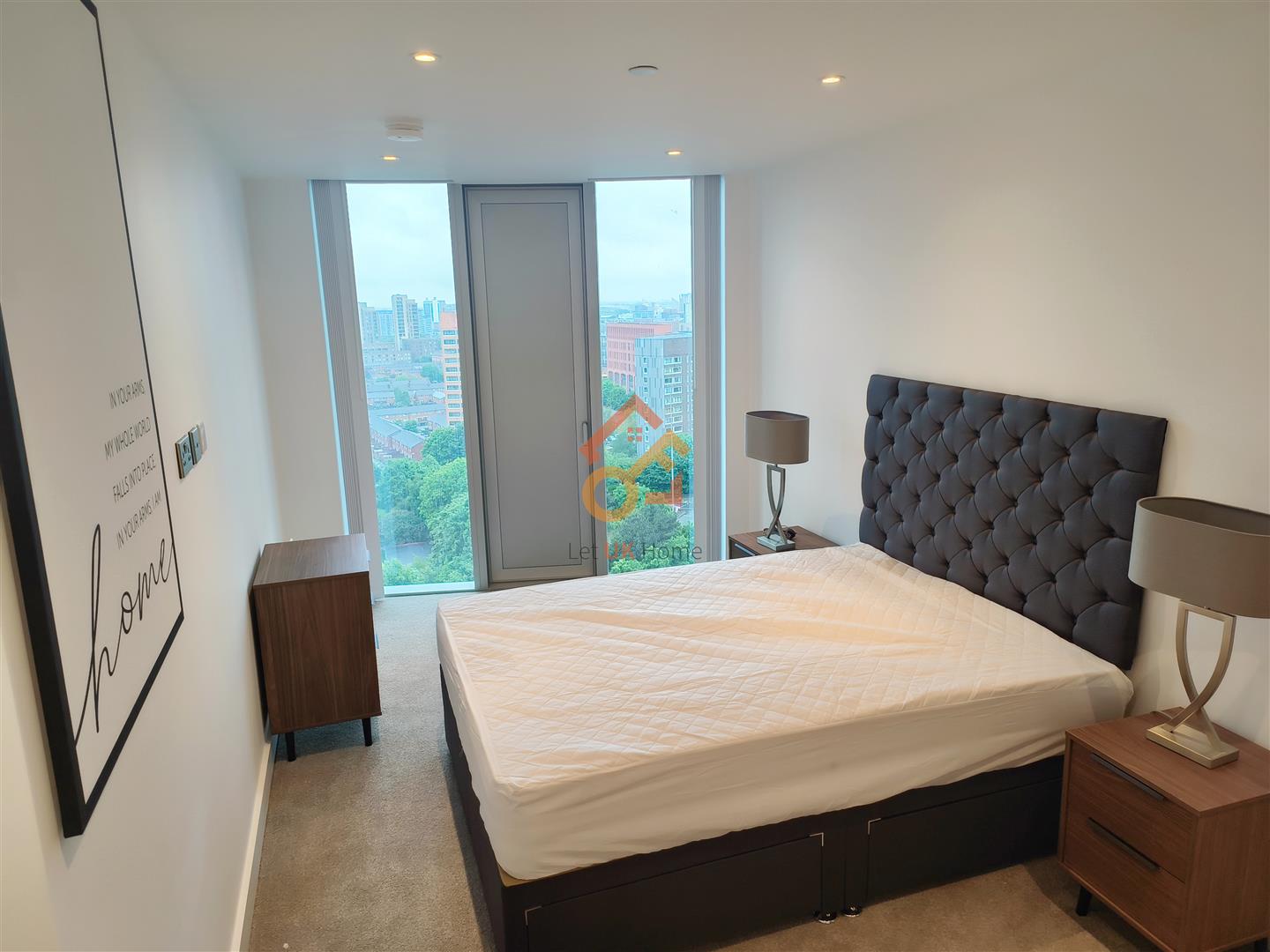 Flat Silvercroft Street in Manchester