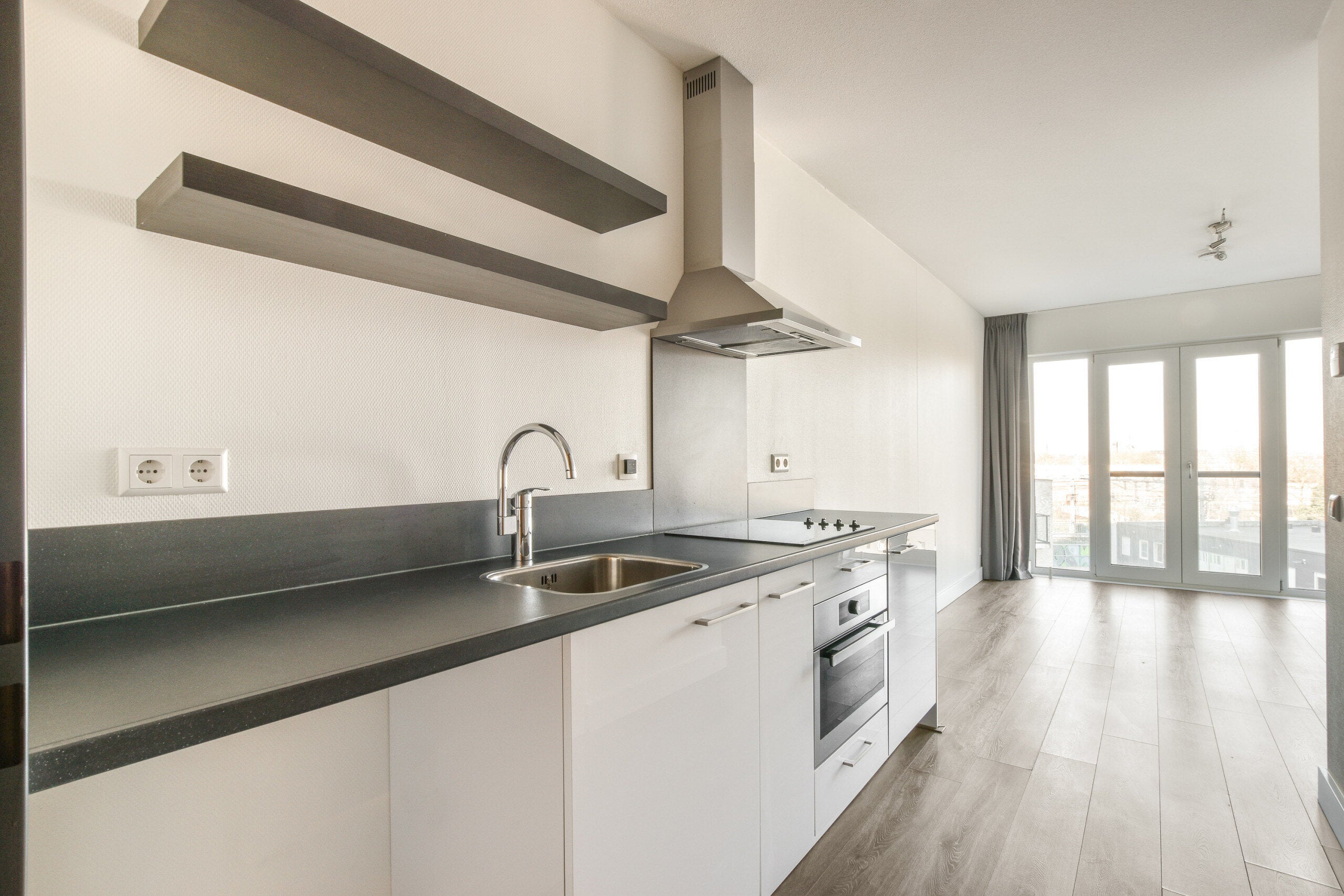 Studio te huur: Waldorpstraat 962, 'S-Gravenhage