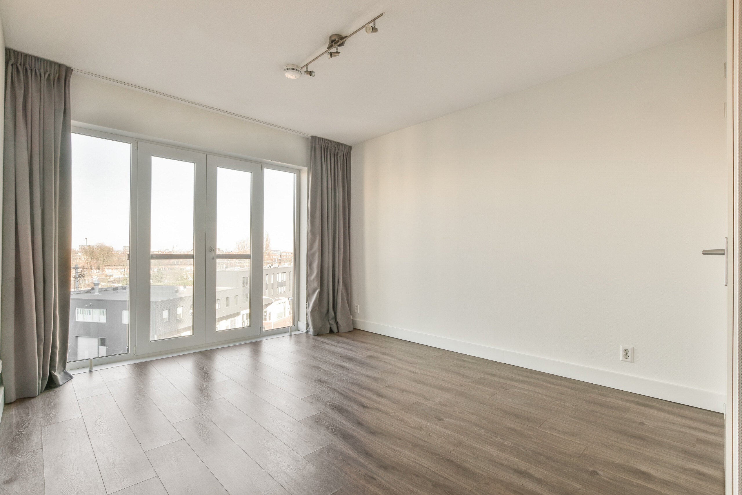 Studio te huur: Waldorpstraat 962, 'S-Gravenhage