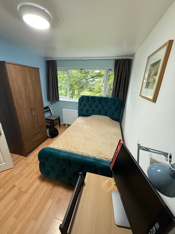 Room Petersham Place in Birmingham