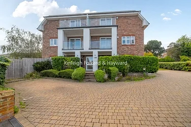 Flat Winchester Road in Greater London