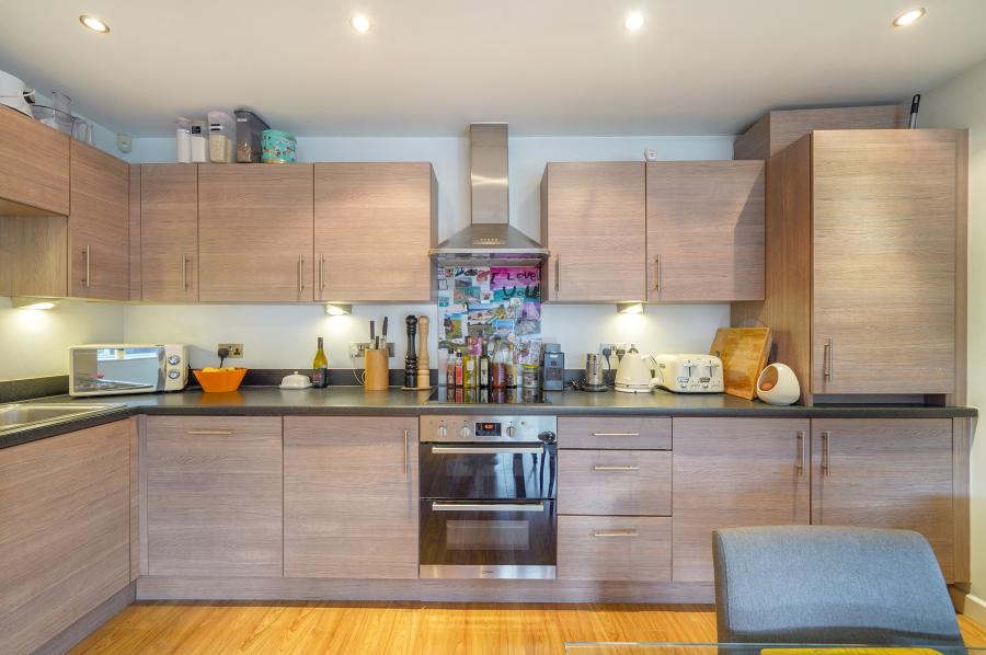 Flat Dacres Road in Greater London