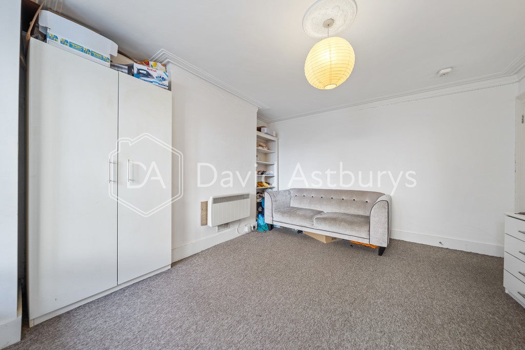Flat Hornsey Road in Greater London
