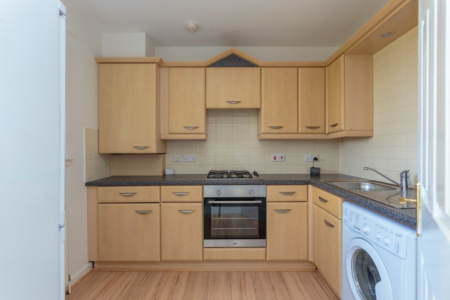Flat Almondview in Livingston