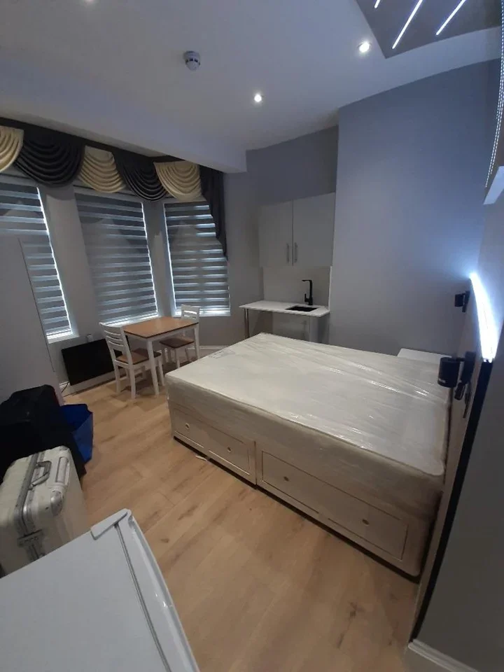 Room Parsons Green in Greater London