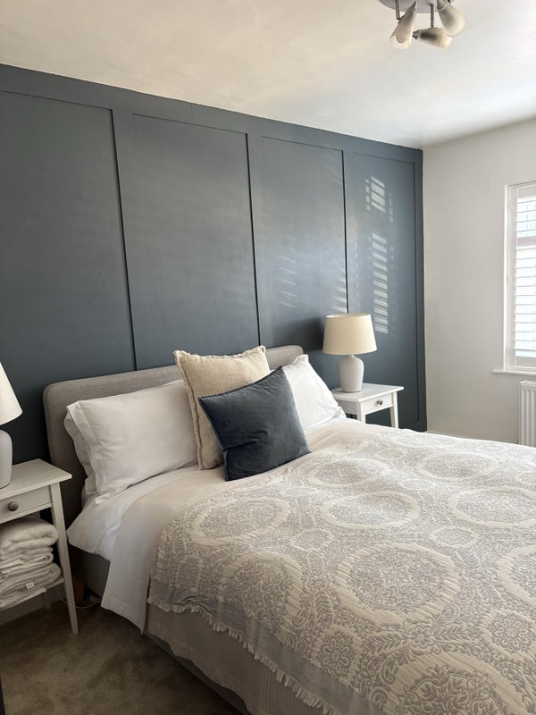 Room Burnt Oak Lane in Greater London