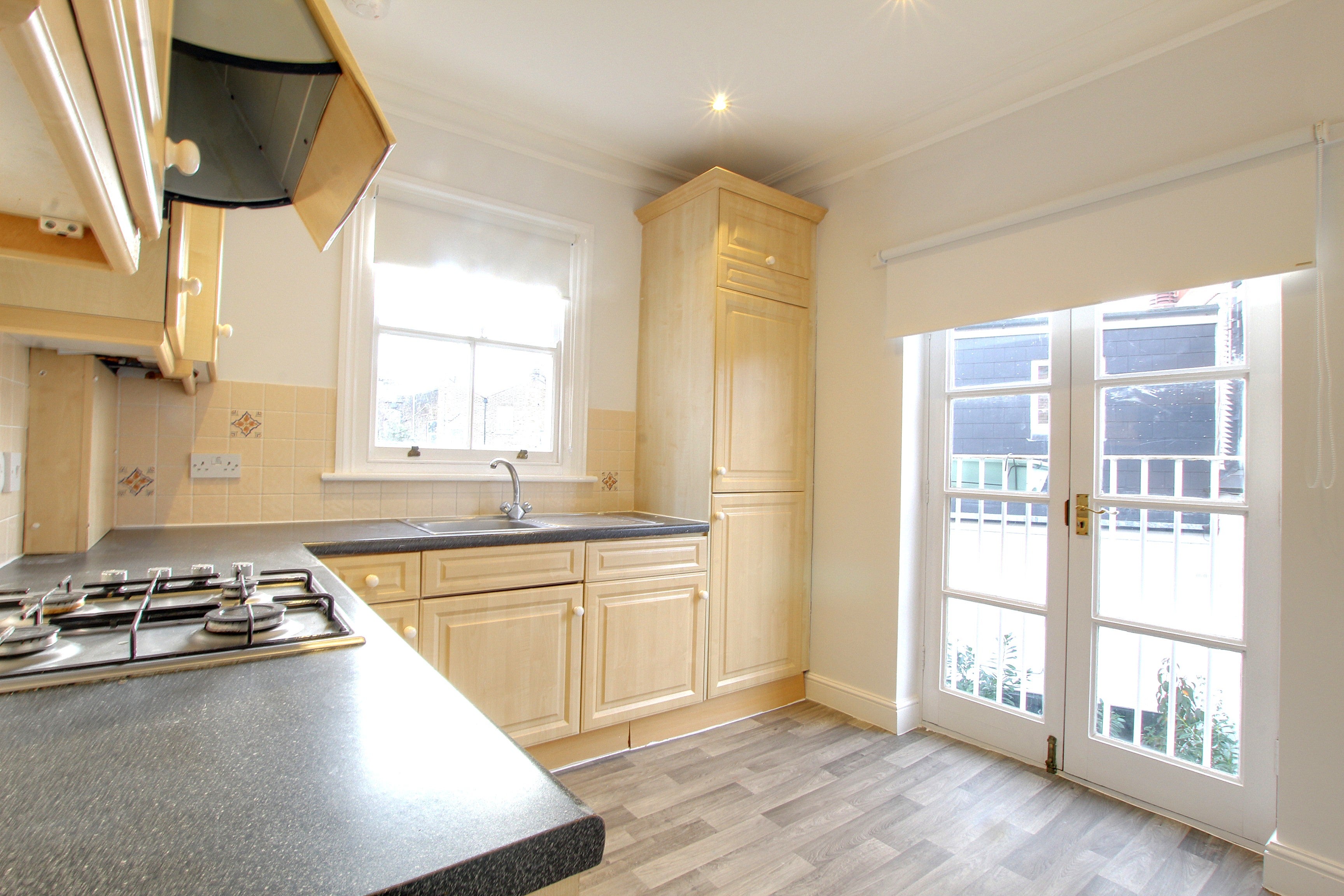 Flat Sylvester Road in Greater London