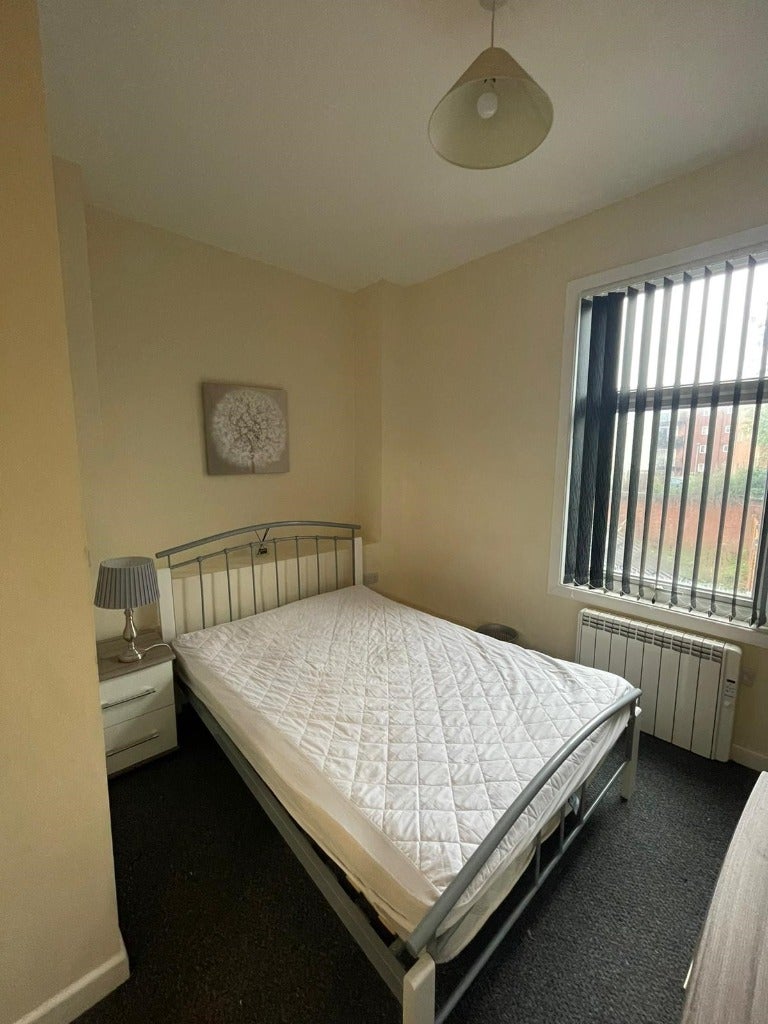 Room Gordon Street in Coventry