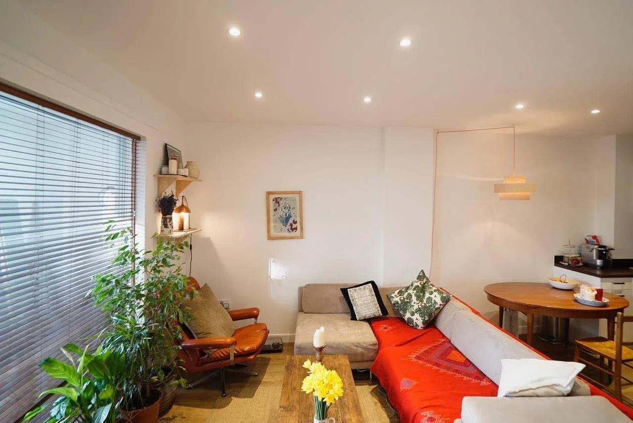 Flat Tolsford Road in Greater London