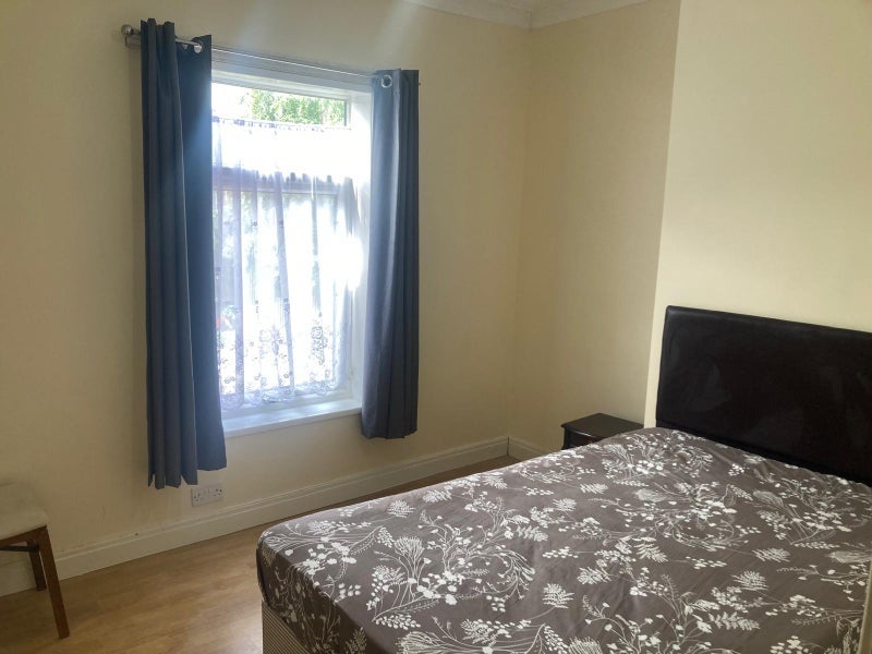 Room Greenhill Road in Birmingham