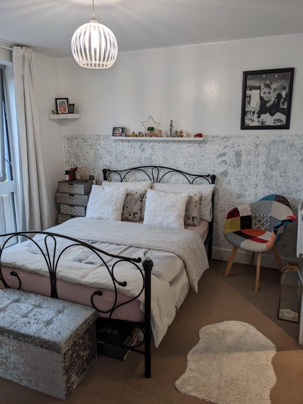 Room Grand Depot Road in Greater London