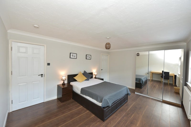 Room Lockesfield Place in Greater London