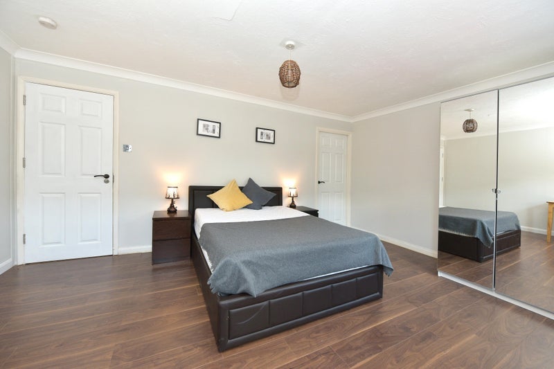 Room Lockesfield Place in Greater London