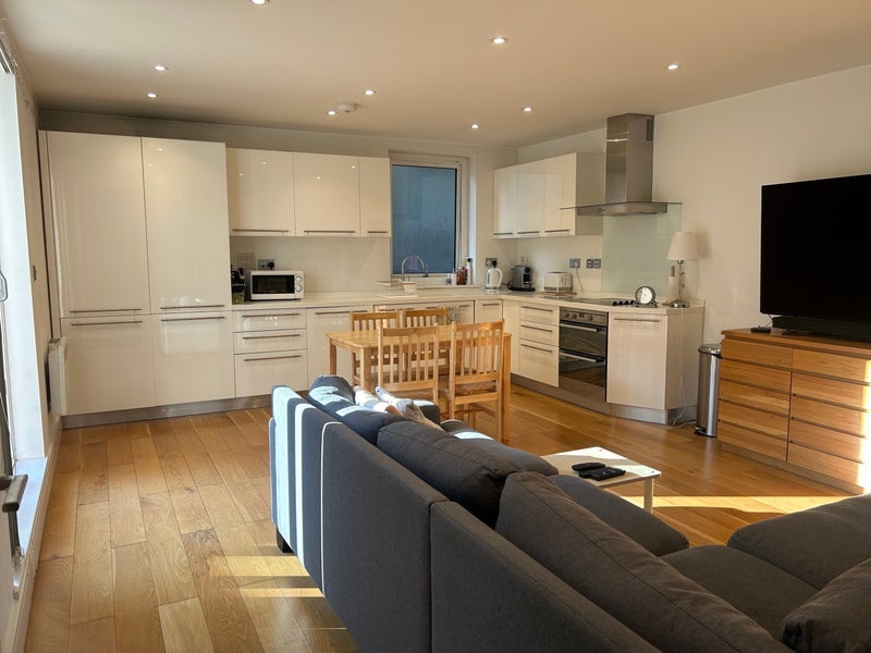 Room Hardwicks Square in Greater London